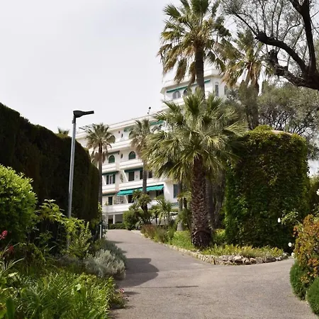 In Juan-les-pins Near Sandy Beaches Διαμέρισμα
